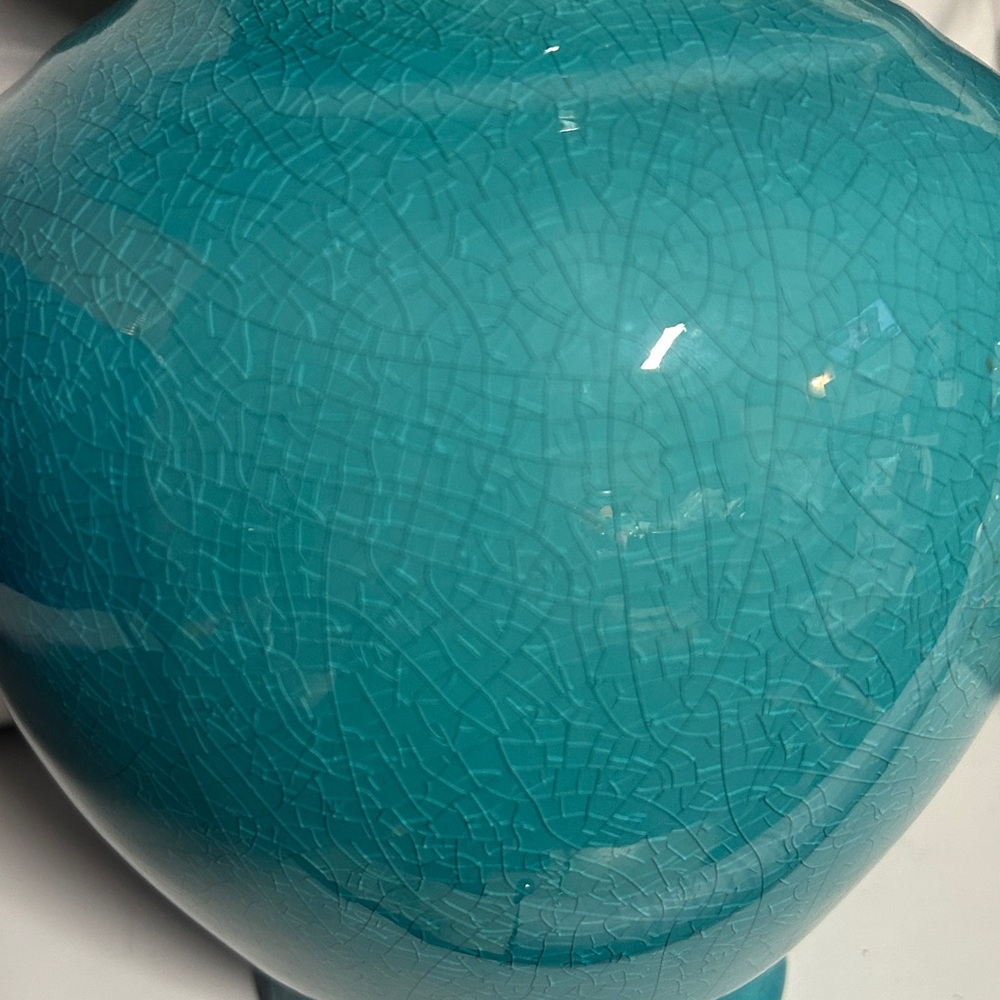 Elegant Turquoise Vase - Picture 3 of 4